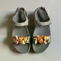 ราคา FITFLOP SANDALS รองเท้ารัดส้นมือสองของแท้ sz.38 คําแนะนําการขายที่ร้อนแรงในเดือนนี้ (1732210356346979405)