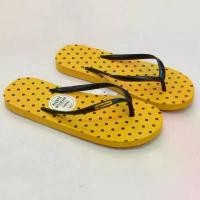 ราคา รองเท้าแตะ Hippo Bloo สีเหลืองตัดดำ ลายจุด สีสด รองเท้าอยู่บ้านหูหนีบ sandals ฮิปโป บลู (1731964880878732473)