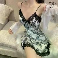 ราคา Pajamas ชุดเดรสใส่อยู่บ้านสบายๆ ชุดนอนเดรสกระโปรงผ้าซาติน ลายพอร์ซเลนสีฟ้าขาว ขอบลูกไม้ เรียบหรู ใส่สบาย H9086 (1732178225192928425)