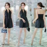 ราคา TW10325 จั๊มสูทสั้นคล้องคอซิปหน้า Short jumpsuit with a front zip halter neckline. (1729613220968695959)