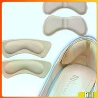 ราคา แผ่นกันรองเท้ากัด เนื้อนิ่ม แผ่นกันกัด ช่วยแก้รองเท้าหลวม 1 แพค ต่อ คู่ ไม่ติดส้นเท้า กันรองเท้ากัด Sponge heel pad (1730975558813386857)