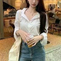 ราคา เสื้อเบลาส์กระดุมแถวเดียว สีขาว แขนยาว ทรงหลวม คอวี เหมาะสำหรับฤดูใบไม้ผลิและฤดูใบไม้ร่วง มาใหม่ เสื้อผ้า คัลเลอร์ฟูล ครอป Clothing Women หลุยส์ ชีฟอง เสเสื้อ လ เสื้อเชิ้ต ผู (1731664624596388173)