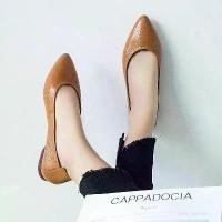 ราคา รองเท้าหนังผู้หญิง Banxian สีดำ สีขาว และสีเหลือง ใส่สบาย อเนกประสงค์ สไตล์ลำลอง รองเท้าส้นแบนสำหรับคุณแม่ รองเท้า chinese laundry y2k shoes alisa รองเท้า รองเท้า ผ้าใบ รองเท้า ผ้าใบ (1731739983150745