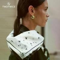 ราคา Twotwice - Twotwice silk scarf (1732294789366712016)