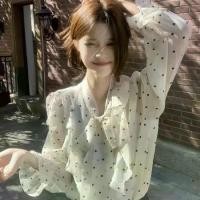 ราคา เสื้อเชิ้ตลายจุดสไตล์ฝรั่งเศส ดีไซน์ใหม่ในปี 2568 คุณภาพสูง สำหรับฤดูใบไม้ผลิของผู้หญิง ทรงหลวม เสื้อเก๋ๆ มีลูกไม้ปิด กราม สียีนส์ ยูนิโคล่ ผู้ หญิง ของ ลูกไม้ ใยบวบ ช (1731443427607217403)