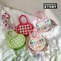 ราคา FREE SHIP【พร้อมส่ง】 Lovely Rhombus Heart Handbag กระเป๋าสะพายไหล่ซิลิโคน (1731701238719219061)