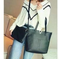 ราคา Fashion handbag สองถุง หนึ่งใบใหญ่และใบเล็กหนึ่งใบ พร้อมส่งจากไทย กระเป๋าสะพายไหล่ผู้หญิง กระเป๋าจิ๋วแฟชั่น กระเป๋าสะพายไหล่ใบใหญ่ กระเป๋าช็อปปิ้ง กระเป๋าแฟชั่นหนังผญ ความจุใหญ่ (1729873889300351651)