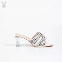 ราคา PB:รุ่น Playboy High heels(C)รองเท้าส้นสูง รหัส ST-HS242C107 ดีไซน์ส้นสูง ส้นแก้ว แบบสวมตกแต่งผ้าทวีตปักโลโก้กระต่าย แต่งอะไหล่ทอง สีขาว (1730299270595250790)
