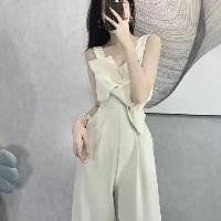 ราคา กางเกงขายาวของผู้หญิงฤดูใบไม้ผลิ 2025 ใหม่ Slim Fit มัลติฟังก์ชั่เอวสูงหย่อนคล้อยกางเกงลำลองแฟชั่น Romper ฤดูร้อนยาว (1732187705591630670)
