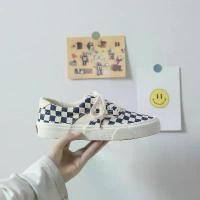 ราคา รองเท้าผ้าใบลายสก๊อตสีน้ำเงิน สำหรับผู้ชายและผู้หญิง รองเท้าผ้าใบสไตล์ฮ่องกงอเนกประสงค์ รองเท้าผู้ชายสไตล์ Ins อินเทรนด์ 2025VASIBAEN ရ ှ ူ း ဖ ိ န ပ ် คอนเวิร์ส วัน ดา (1731537922323416577)