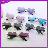 ราคา [ส่งฟรี] VHOIC เครื่องประดับ ชุดแต่งกาย ป้องกัน UV400 แว่นตาหัวใจ แว่นกันแดดหัวใจ แว่นกันแดดสำหรับผู้หญิง แว่นกันแดดไม่มีขอบ (1732379115072488744)