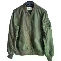 ราคา j มือสอง เสื้อคลุมทรงใหญ่ MA-1 แจ๊คเก็ตบอมเบอร์ แจ็คเก็ตเบสบอล แจ๊คเก็ตไฟล์ สินค้าขายดี (1732061019549828936)