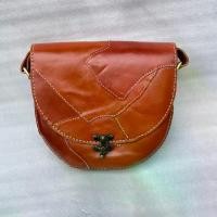 ราคา กระเป๋าสะพายหนังแท้ Handmade Thailand HM01 (1729557560879384740)