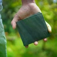 ราคา WALLER THAILAND รุ่นหนังนูบัค กระเป๋าเงินหนังแท้สีเทา ยิ่งใช้ยิ่งสวย (1729583841182976268)