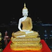 ราคา Certified productsพระพุทธรูปปางสมาธิ จีวรลายดอกพิกุล งานผิวสีขาวปิดทองเกือบทั้งองค์ สวยพรีเมี่ยม(หน้าตัก9นิ้ว สูง40ซม.)องค์ใหญ่สวยงามมาก (1732181726920738194)