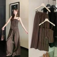 ราคา set 2 pcs. เสื้อสายเดี่ยว ผ้าลายปัก สายร้อยลูกปัด ติดกระดุมด้านหน้า งานมีซับในตัว มาพร้อมกางเกงขายาว ทรงขากระบอก เอวยางยืด มีเชือกรูดผูกเอว กระเป๋าข้าง งานสวย เนื้อผ้าดีค่ะ (1731756020135593993)