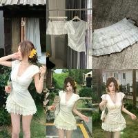 ราคา set 2 pcs. เสื้อคอวีแขนล้ำ โทนสีขาว งานผ้าฉลุปักลายดอก ช่วงอกแต่งผ้าลูกไม้ ซิปข้าง ชายเสื้อเฉียง มาพร้อมกระโปรงตัวสั้นแต่งระบายชั้น เอวสม็อกยางยืด งานมีซับในกางเกงค่ะ (1732212639843977225)