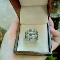 ราคา Titapa jewelry แหวนเพชรหน้ากว้าง4แถวฝังสอดแบบคลาสสิคตลอดกาลใส่สวยเต็มนิ้ว มาใหม่เพชรสวยมากน้ำเพชรขาวใสวิ้งๆน้ำ100คัดทุกเม็ดเหลี่ยมH&A น้ำลึกสวยเล่นไฟระยิบระยับงานปราณีตละเอียดตัว (1732458811886831123)