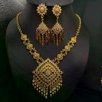 ราคา พร้อมส่ง. March jewelry ชุดไทยเครื่องประดับเจ้าสาวชุดไทยต่างหูเพชรชุดสร้อยคอทองคำ (1732288802425504891)
