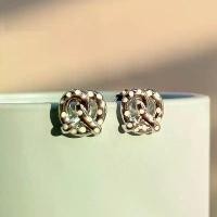 ราคา แนะนำ JPEG Pretzel Earring (Enamel) dior ติดเพชร โหลสุ่มเครื่องประดับผู้หญิง (1731829540611525398)