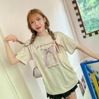 ราคา เสื้อยืด oversized barbie ribbon สีเบจ น่ารักโครต! ผู้หญิง Clothing (1729785981908977953)