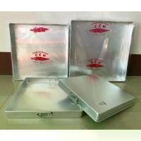 ราคา ถาดขนม ถาดอลูมิเนียม ถาดนึ่งขนม ถาดขนมสี่เหลี่ยม (สี่เหลี่ยมจตุรัส) ขนาด10/11/12/13 นิ้ว (ตราจระเข้) ถาดอบ Baking Tray (1732290825161902937)