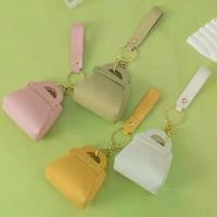 ราคา กระเป๋าใส่เหรียญขนาดเล็ก สไตล์เกาหลี สีพาสเทลน่ารัก กระเป๋าใส่กุญแจ มาการองสร้างสรรค์ กระเป๋าสะพายข้าง ขนาดเล็ก พร้อมพวงกุญแจ ตุ๊กตา ห้อย กระเป๋า คัล แลน กุญแจ กลางใจ กระบอ (1731881384641923450)