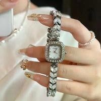 ราคา นาฬิกาผู้หญิง, Jam Tangan Perempuan, นาฬิกาผู้หญิงที่สง่างาม, นาฬิกา Ayumi, นาฬิกาอะนาล็อก, Mxxsee นางเงือก, สินค้าขายดีบน Douyin, นาฬิกาทรงสี่เหลี่ยมฝังเพชร, นาฬิกาผู้หญิงเพชรเต (1731509498959858269)