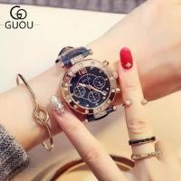 ราคา นาฬิกาผู้หญิง GUOU 8050 แฟชั่นเกาหลี ประดับเพชร สายหนัง ปฏิทิน กลม กันน้ำ นาฬิกาข้อมือ สีทองทึบ ห่วงโซ่นาฬิกา Jam Taz หมุนได้กาสีขาว ရေမွှေး24နာရီခံgirl นาฬิกากําไลข้อมือเชือกเทียน 2in1hairstyle (1731