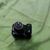 ราคา สวิทช์ปรับกระจกมองข้าง Yaris Cross Toyota Corolla Cross รุ่นใหม่ สังเกตปลั๊กด้านหลัง ขอบตัวปรับเป็นโครเมียม สินค้าใหม่ คําแนะนําการขายที่ร้อนแรงในเดือนนี้ (1732099874893235728)