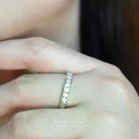 ราคา แหวนแถวประดับเพชรเงินแท้ 925 ชุบเคลือบทองคำขาว ประดับเพชร CZ Swiss Diamond ครึ่งวง [ รุ่น - ] จัดส่งจากกทม (1732342677251589982)