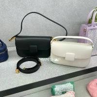 ราคา Charles&keith กระเป๋า มีโค้ดลด30% Koa Square Push-Lock Shoulder ของแท้จากชอป สะพายข้าง สะพายไหล่ (1732307423945328212)