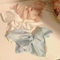 ราคา ผ้าพันคอสี่เหลี่ยมสีขาวล้วน สไตล์ Zhao Lusi Scrunchie ที่คาดผม ครีม สไตล์สาวหวาน ที่คาดผมหางม้าหลังหัว เครื่องประดับผม สำหรับผู้หญิง กิ๊บ หลุยส์ วิตตอง (1731530648830445175)