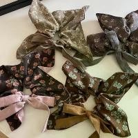 ราคา กิ๊บติดผม สไตล์เกาหลีและญี่ปุ่น ดีไซน์ดอกไม้ย้อนยุคหวาน โบว์ริบบิ้น Scrunchie เหมาะสำหรับใบหน้า AB ที่ไม่ซ้ำใคร ที่คาดผม เครื่องประดับผม มาใหม่ (1731804032391087635)