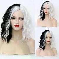 ราคา ใหม่ CRUELLA De Vil คอสเพลย์วิกผมสีขาวสีดำสังเคราะห์สั้นหยักวิกผมไม่มีหน้าม้าสำหรับผู้หญิงทนความร้อนคอสเพลย์วิกผม (1729749246839982840)