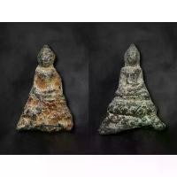 ราคา [COD] [Tiktok] พระแก้บนยุครัตนโกสินทร์ อายุ100กว่าปี เนื้อตะกั่วสนิมแดง รับประกันพระแท้ พระกรุแท้ พระเครื่อง Amulet (1732234533291918389)