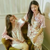 ราคา ชุดนอนผ้าซาติน Vana ลาย Alice rabbit (1729579922082269480)