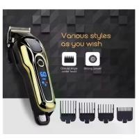 ราคา ปัตตาเลี่ยนตัดผมไร้สายKM-1990 ปัตตาเลี่ยนตัดแต่งแกะลายผมชาร์ตไฟได้ หน้าจอ LED Men's Rechargeable Cordless Hair Clipper (1731332484503078789)