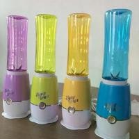 ราคา ยอดนิยมขายดีส่งออกข้ามพรมแดน Shake N Take3 เครื่องคั้นน้ำผลไม้ขนาดเล็กรุ่นที่สามและเครื่องทำอาหาร (1731403900888452042)