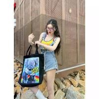 ราคา กระเป๋าผ้า สะพายไหล่ ผ้ายีนส์ แคนวาส Canvas Tote Bag kaws lets hug (1732277245730850091)