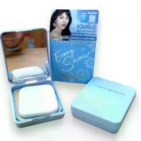 ราคา แป้งคิวเพรส CUTE PRESS EVORY SNOW WHITENING & OIL CONTROL FOUNDATION POWDER SPF30 PA++ แป้งคิวเพรส สีฟ้า อิเวอร์รี่ สโนว์ 12กรัม (1729632978599644032)