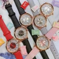 ราคา นาฬิกา GUESS หน้าปัด Glitter เลขโรมัน สายหนัง งานปั๊ม *** สินค้าใหม่ พร้อมส่ง นาฬิกาเข็ม สไตล์ Classic สายหนัง สินค้าขายดี (1731768034587608349)