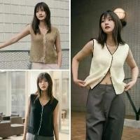 ราคา POCKETWOOD - Pie knitted vest เสื้อกั๊กไหมพรม 3 สี แต่งขอบเสื้อด้วยการถักโครเชต์(ถักมือ) ลายเสื้อหยักเป็นลอน (1731560938036168044)