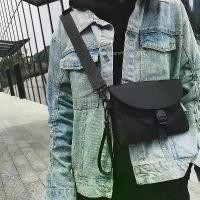 ราคา กระเป๋าสะพายข้างสำหรับผู้ชาย ดีไซน์ลำลองอินเทรนด์ กระเป๋าคาดหน้าอกฮิปสเตอร์ กระเป๋าใบเล็กมินิ สไตล์ฮิปฮอปเรียบง่าย กระเป๋าสะพายไหล่เดียว กระเป๋าสะพายข้าง coin pin (1732124697197184911)