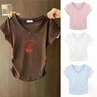 ราคา Pure Desire Spice Girl เสื้อยืดแขนสั้นคอวีสำหรับผู้หญิงฤดูร้อน Spice Girl ดีไซน์จับจีบด้านข้างให้ความรู้สึกเพรียวบางและเสื้อสั้นบาง (1731958632204305496)
