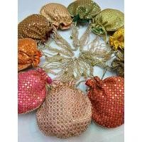 ราคา [พร้อมส่ง] Indian Potli Bag กระเป๋าคล้องมืออินเดีย กระเป๋าลายปัก Embroidery สินค้าแนะนำ (1732432250977551660)