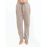 ราคา Pania Classic sweatpants in Acid wash Sand แพนญากางเกงวอร์มขายาวคลาสสิคสีแซน (1732452644571087928)