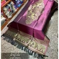 ราคา [พร้อมส่ง] ผ้าไหมปูโต๊ะไหมประดิษฐ์เกรด A ลายช้างคู่คชสารหน้ากว้าง 40 นิ้ว (102×220) ขนาด 40*78 นิ้ว/102*220 ซม./Tablecloth, elephant pattern, dining tablecloth, size 40*78 inches/102*220 cm. (17319414