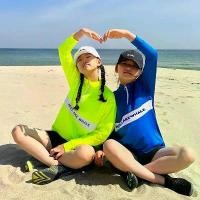 ราคา ชุดว่ายน้ำกันแดด, ชุดป้องกันรอยขีดข่วน 3 ชิ้น/เซ็ต, สำหรับเด็ก, บางและระบายอากาศได้, ป้องกันรังสียูวี, เสื้อแขนยาว, เลกกิ้ง, กางเกง, ชุดชายหาด, ชุดกันแดด (1732538044222506224)