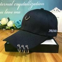 ราคา หมวกแก๊ป สไตล์เดียวกัน G-Dragon สำหรับนักเรียนชายและเยาวชน หมวกเบสบอลสีดำและสีขาว หมวก Peak แหวนเหล็กแฟชั่นเกาหลีหญิง (1730666545949739604)